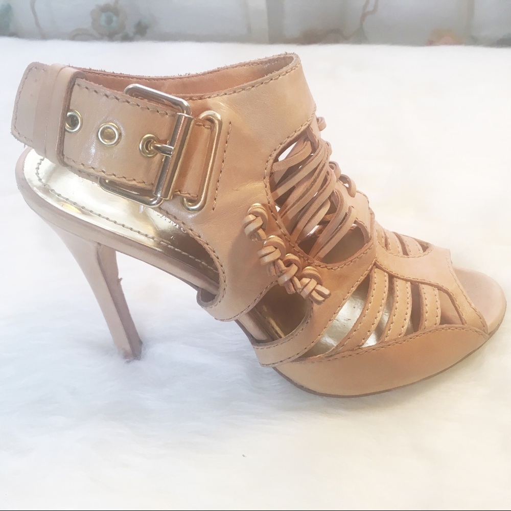 ✨VINCE CAMUTO TAN LEATHER HIGH HEELS